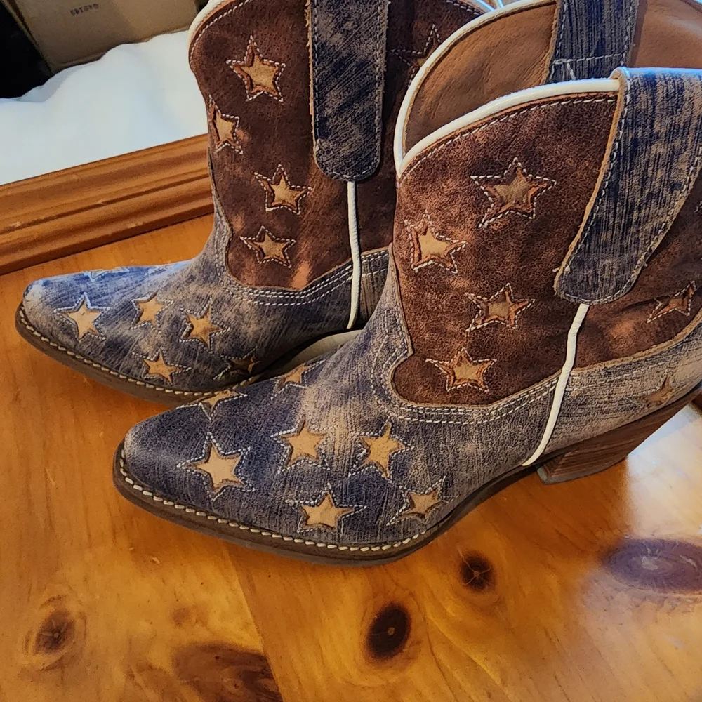 Dingo Leather Cowboy Boots - Picture 2 of 8